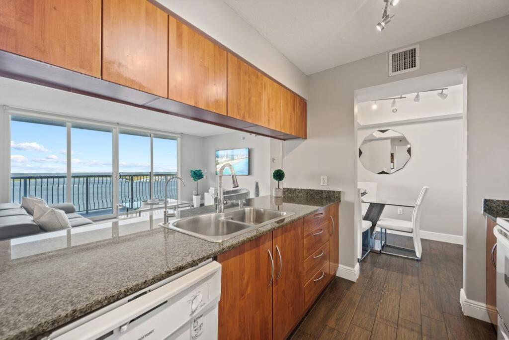 Апартаменты Ocean View 35Th Floor, In The Heart Of Майами Экстерьер фото